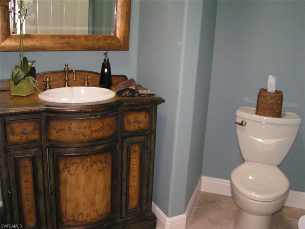 WHISPERING OAKS - Residential