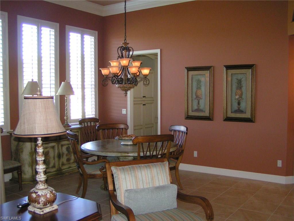 WHISPERING OAKS - Residential