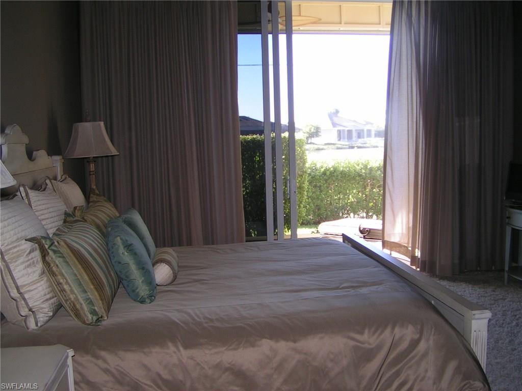 WHISPERING OAKS - Residential