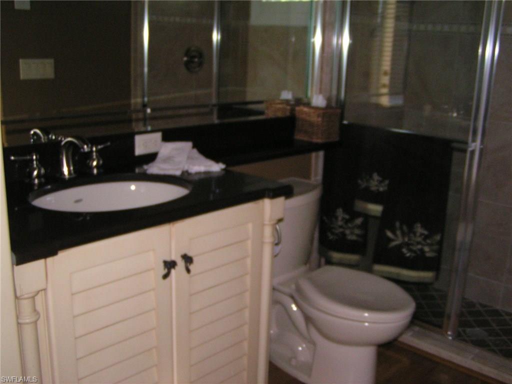 WHISPERING OAKS - Residential