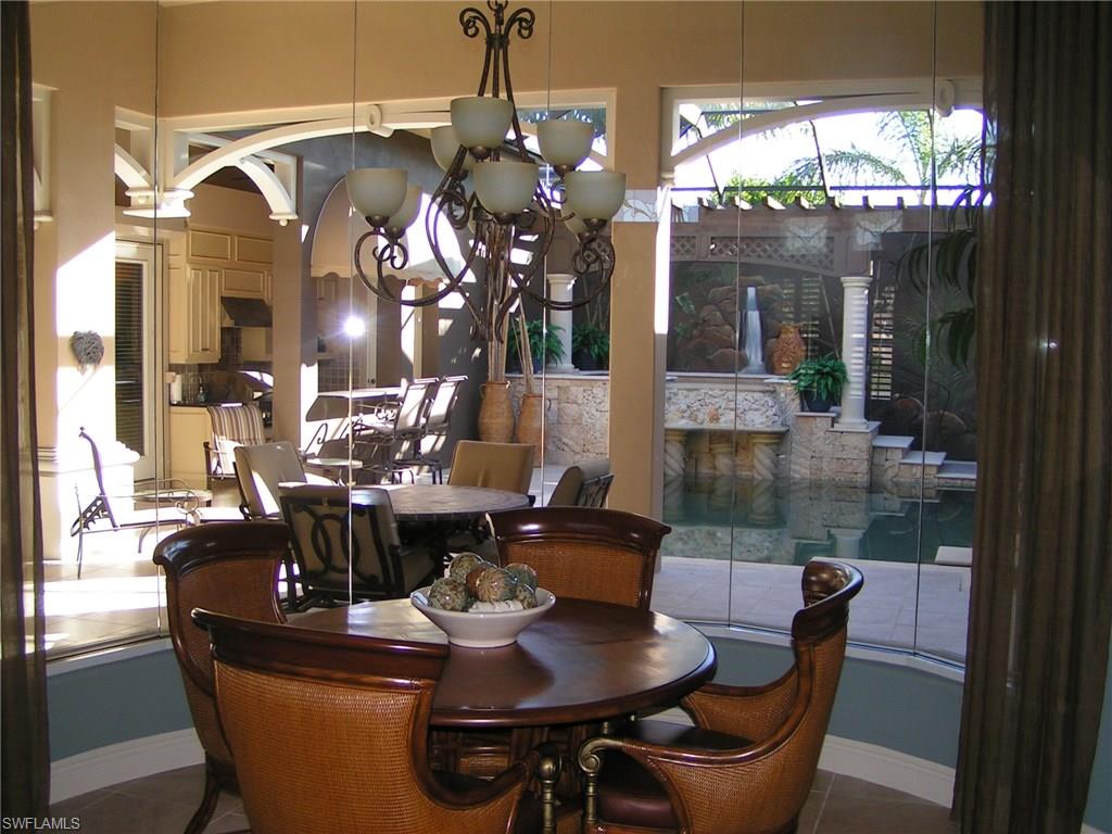 WHISPERING OAKS - Residential