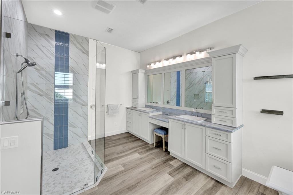 TROON LAKES - Residential