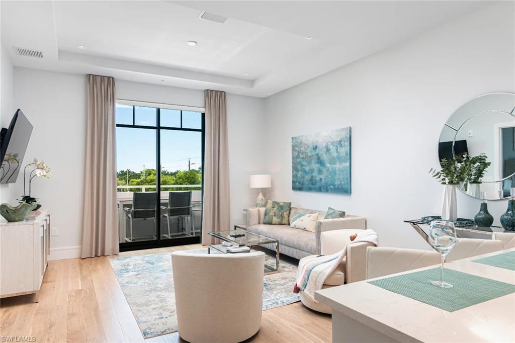 SOCE FLATS - Residential Lease