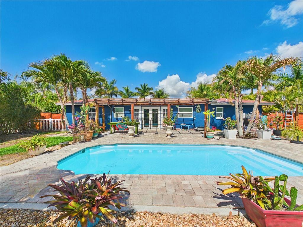 YACHT CLUB COLONY - Residential