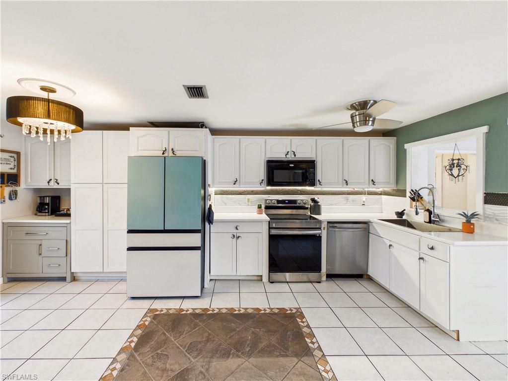 YACHT CLUB COLONY - Residential