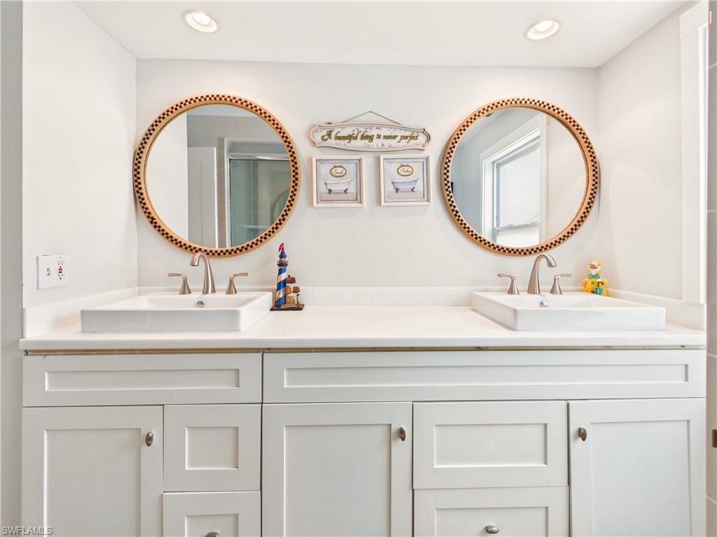 YACHT CLUB COLONY - Residential