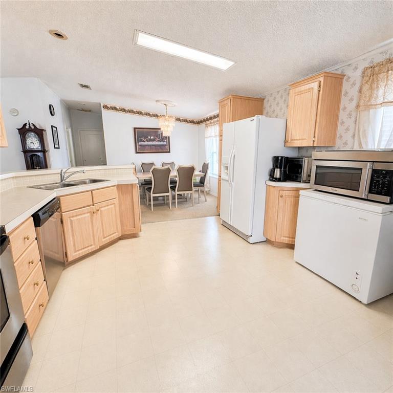 SPRING LAKES - Residential