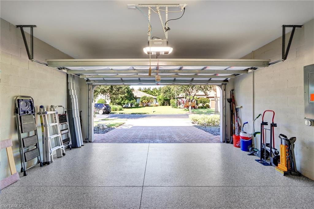 7235 Live Oak DR