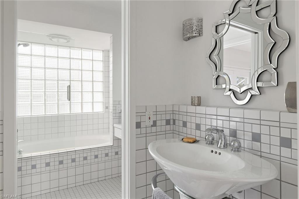 SANIBEL ESTATES - Residential