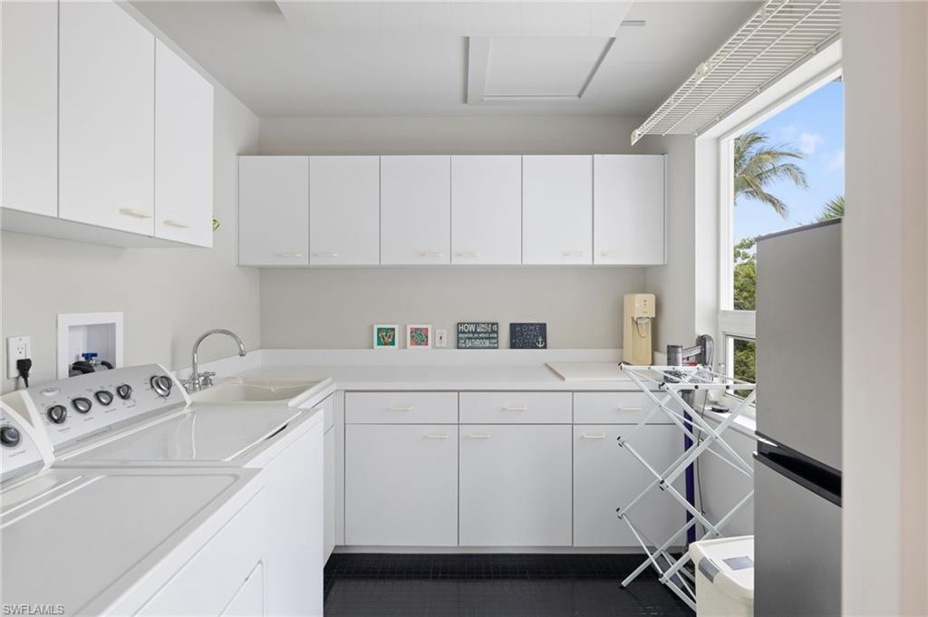 SANIBEL ESTATES - Residential