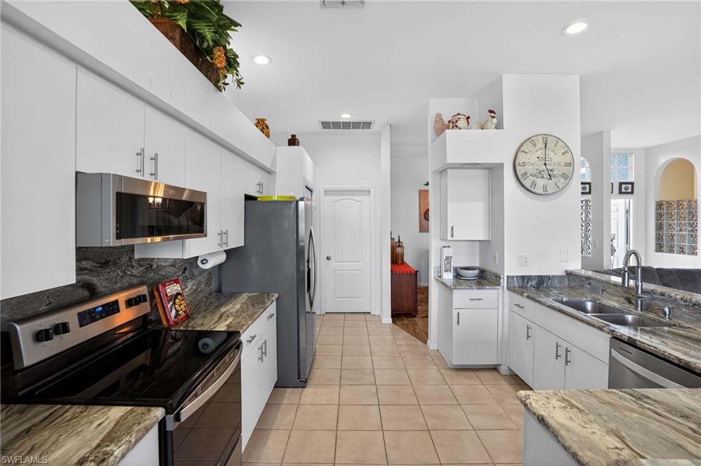 OLDE HICKORY GOLF & COUNTRY CLUB - Residential