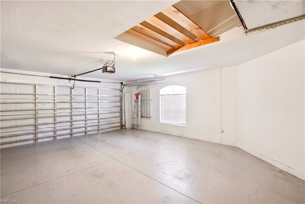 HIGHLAND WOODS VILLAS - Residential