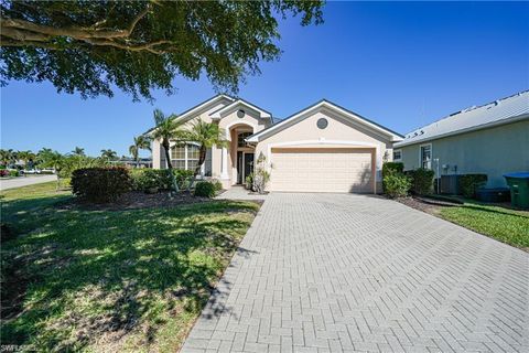 2697 Brightside CT CAPE CORAL FL 33991