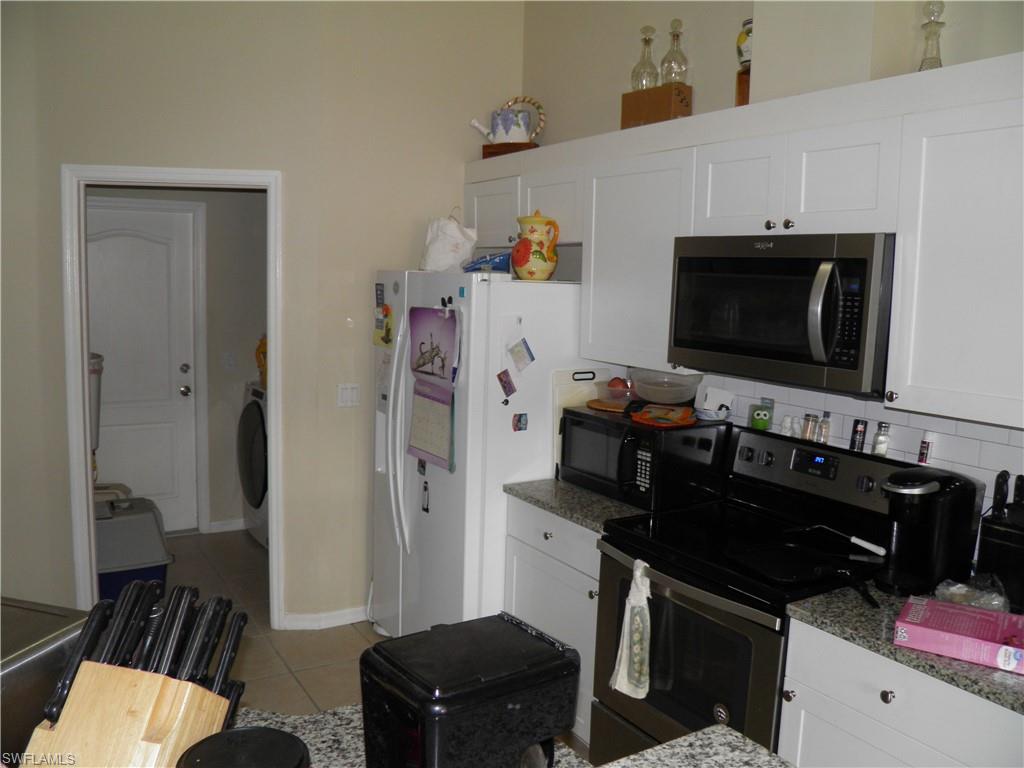 LAUREL OAKS - Residential