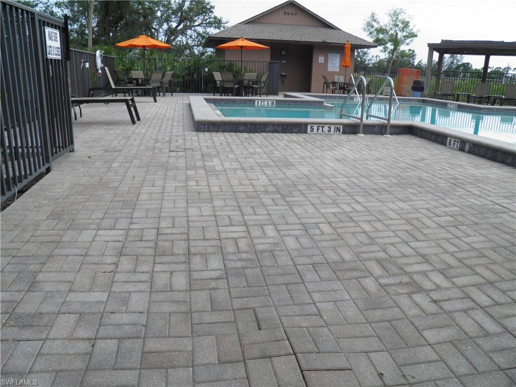 LAUREL OAKS - Residential