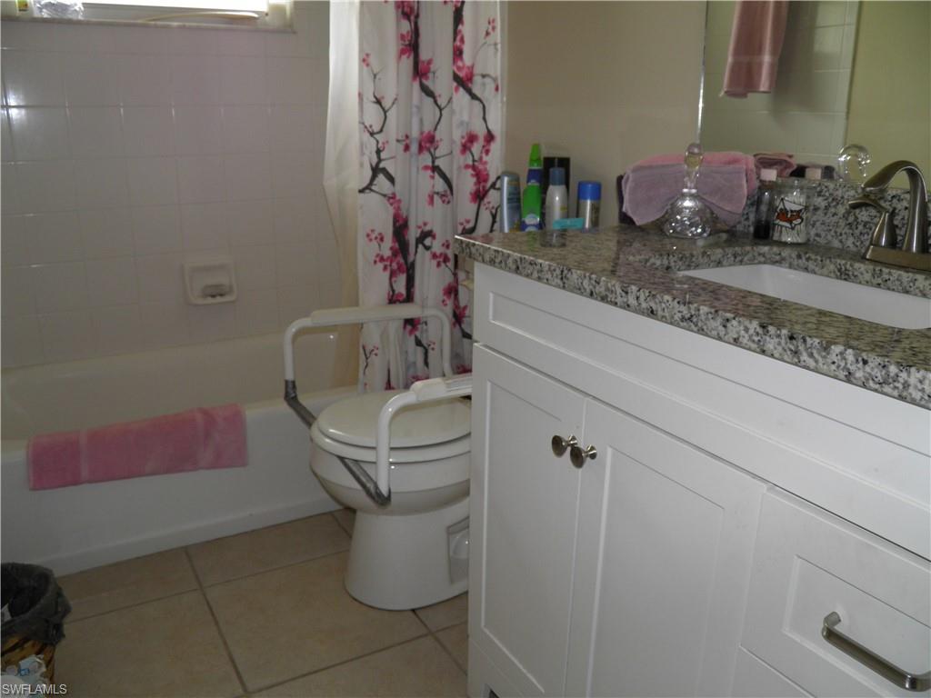 LAUREL OAKS - Residential