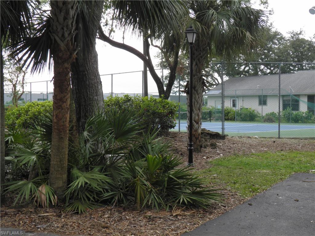 LAUREL OAKS - Residential