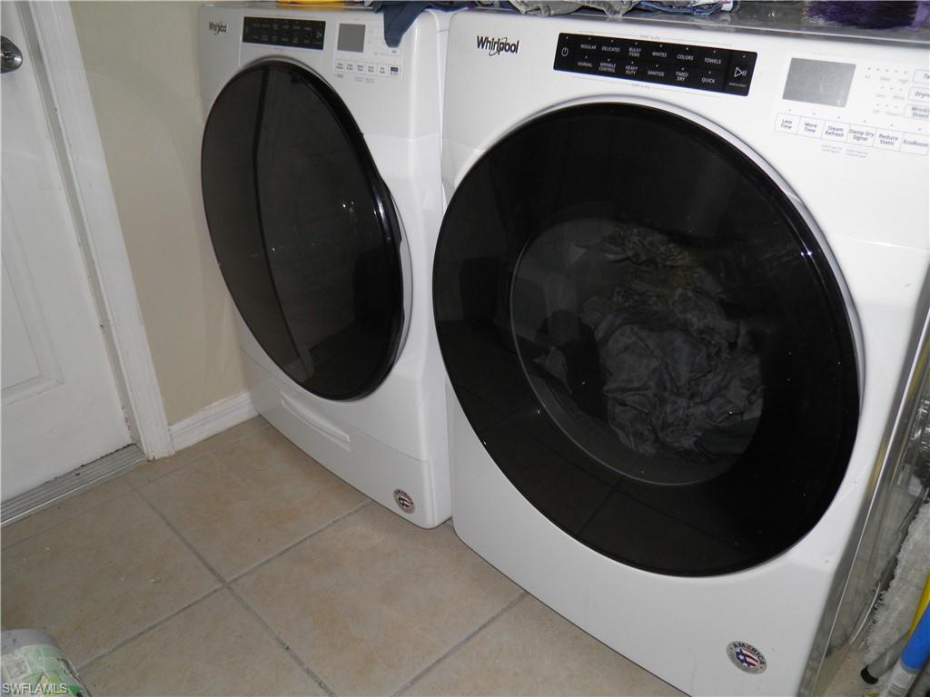 LAUREL OAKS - Residential