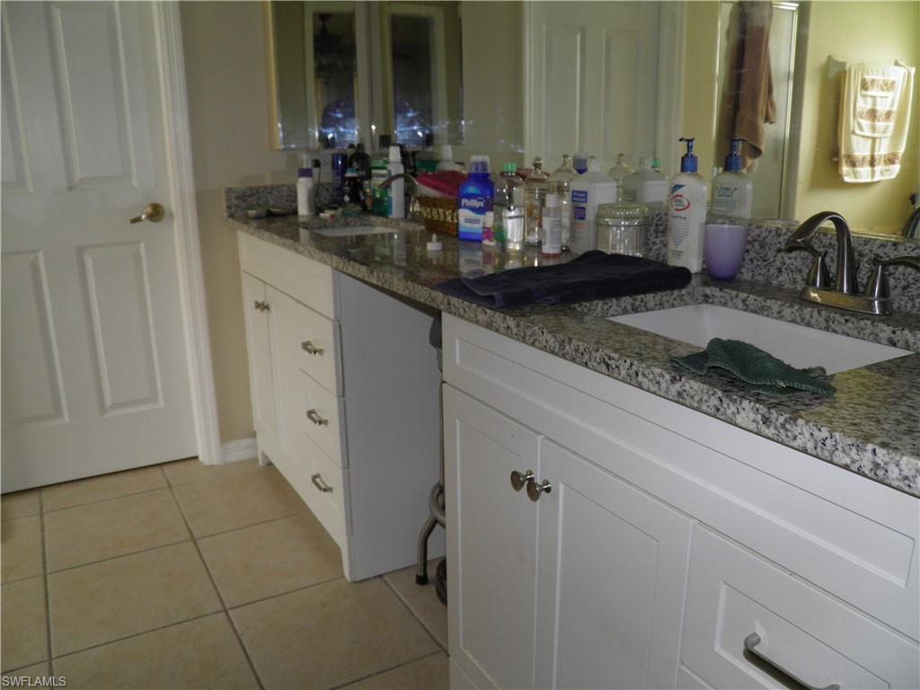 LAUREL OAKS - Residential