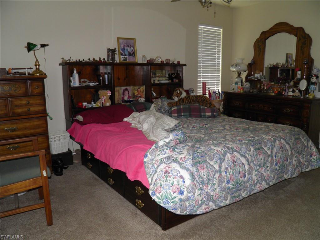 LAUREL OAKS - Residential