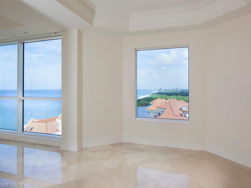 SEASONS AT NAPLES CAY - Residential