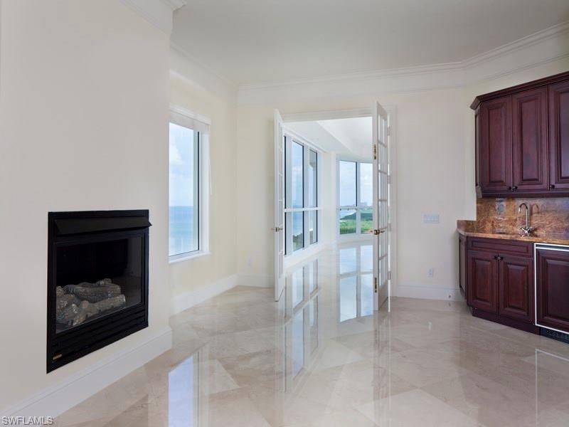 SEASONS AT NAPLES CAY - Residential