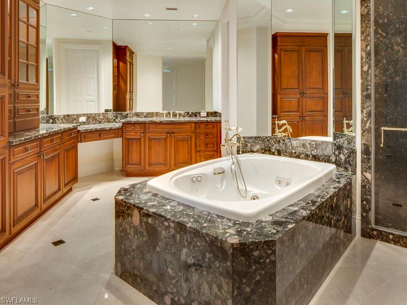 SEASONS AT NAPLES CAY - Residential