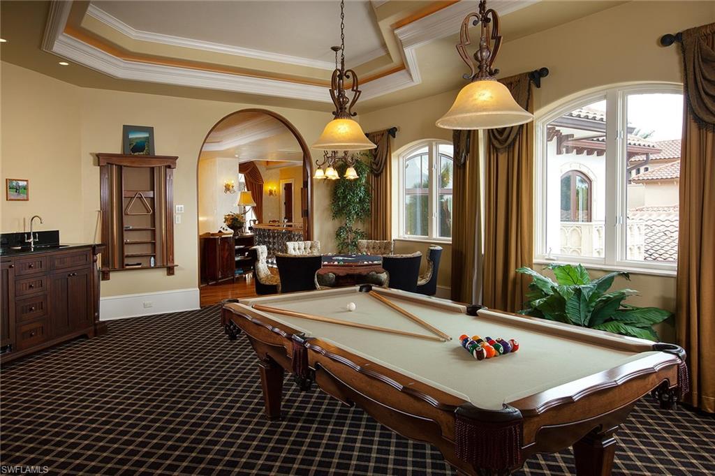 MARCO BEACH - Residential