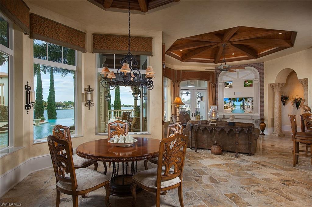 MARCO BEACH - Residential