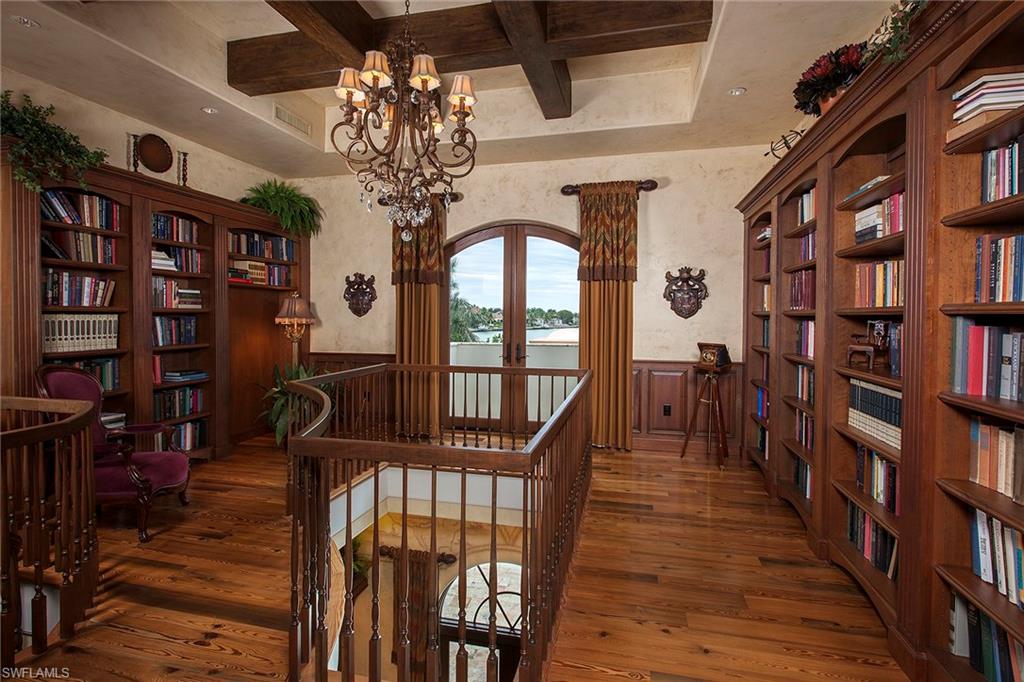 MARCO BEACH - Residential