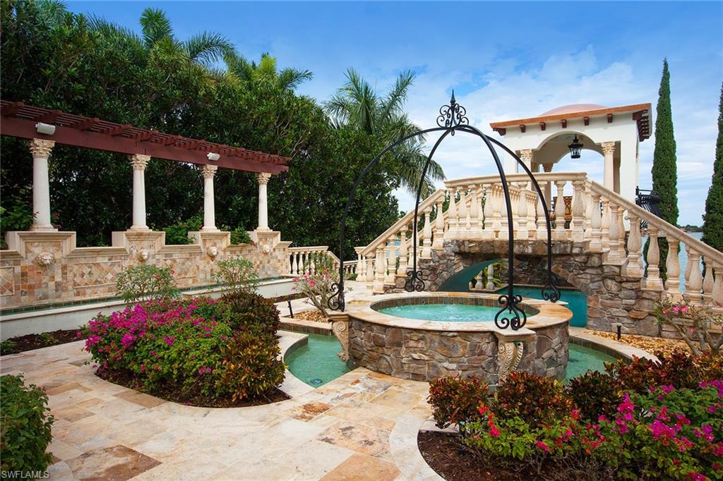 MARCO BEACH - Residential