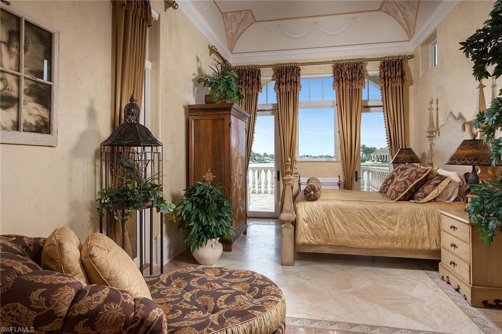 MARCO BEACH - Residential