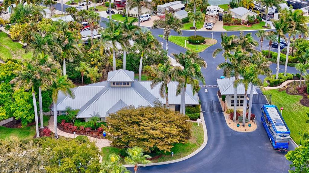 RIVERBEND MOTORCOACH RESORT - Land