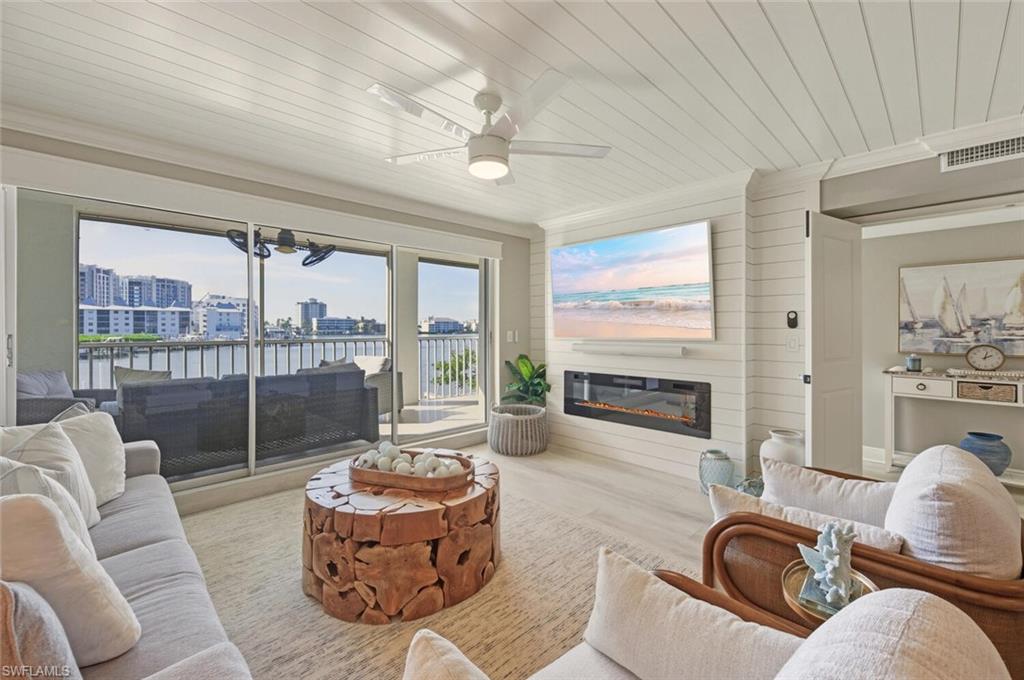 CHATEAU VANDERBILT - Residential Lease