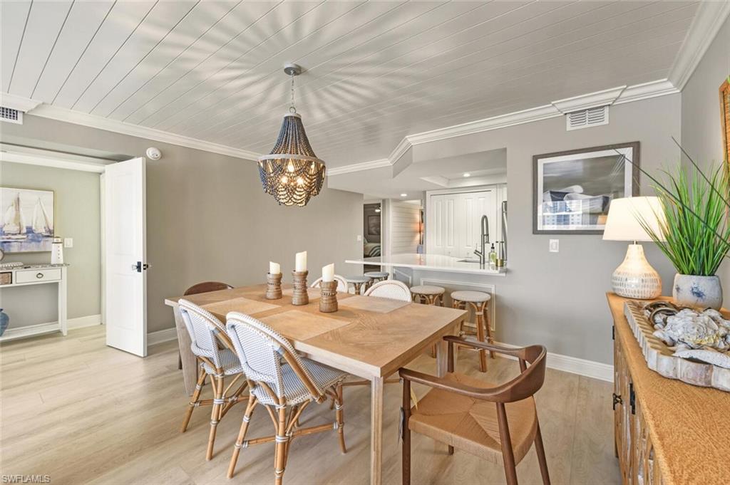 CHATEAU VANDERBILT - Residential Lease