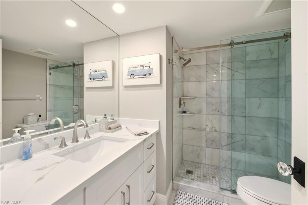 CHATEAU VANDERBILT - Residential Lease