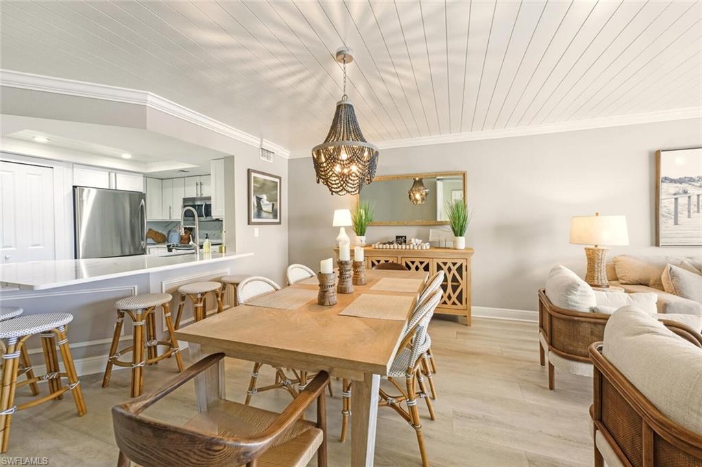 CHATEAU VANDERBILT - Residential Lease