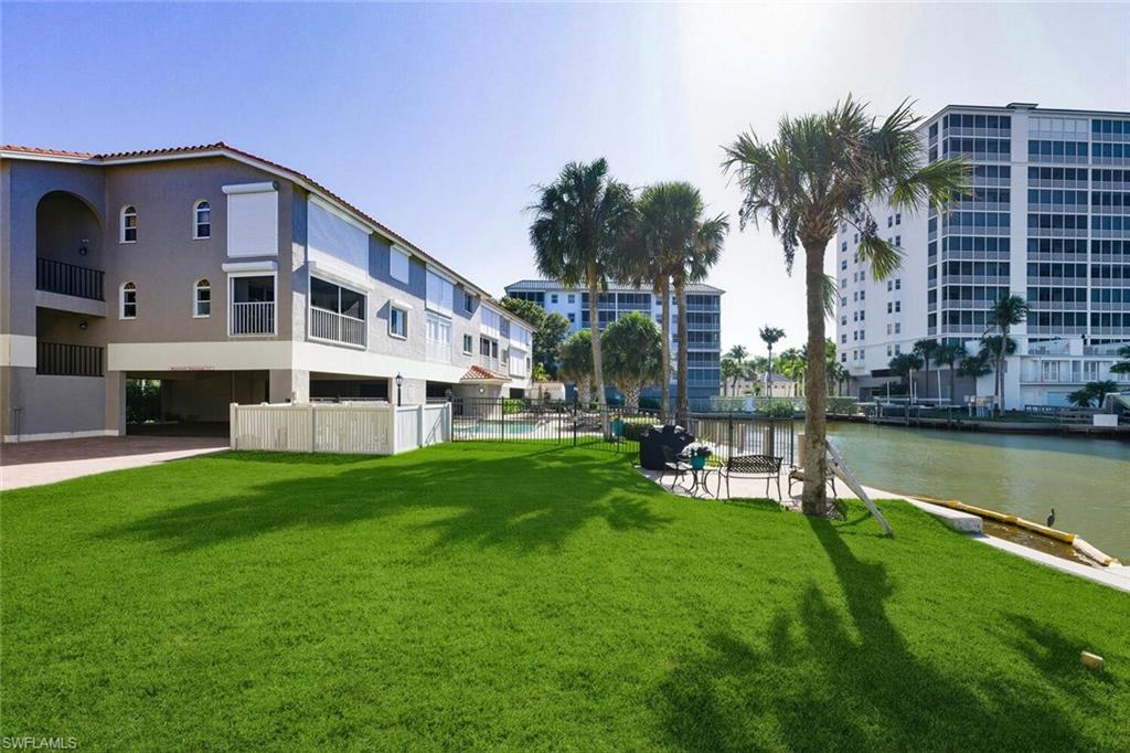 CHATEAU VANDERBILT - Residential Lease