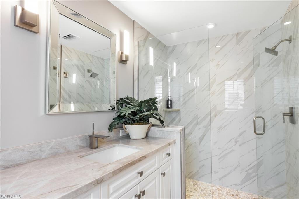 VISTA ROYALE - Residential