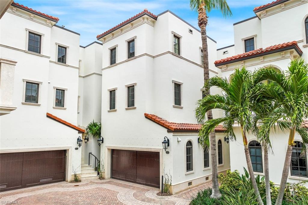 VISTA ROYALE - Residential