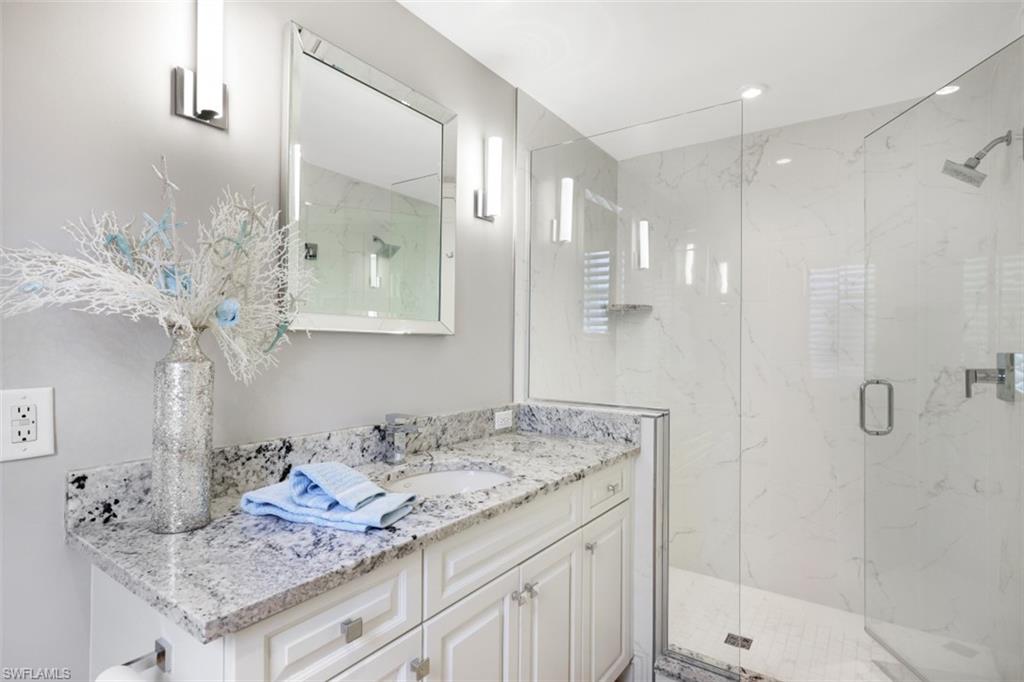 VISTA ROYALE - Residential