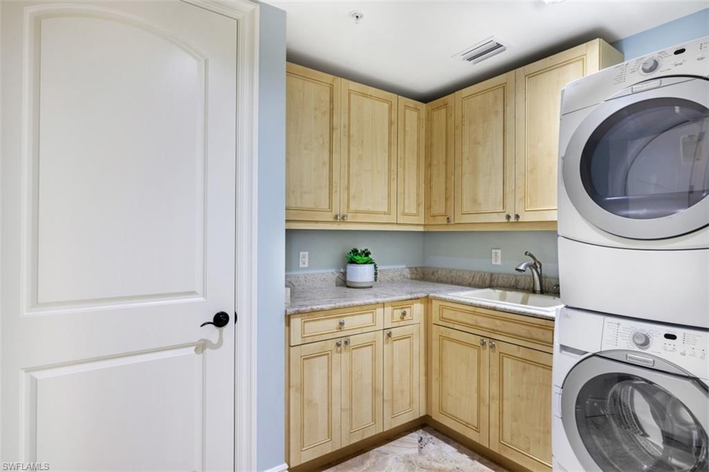 VISTA ROYALE - Residential