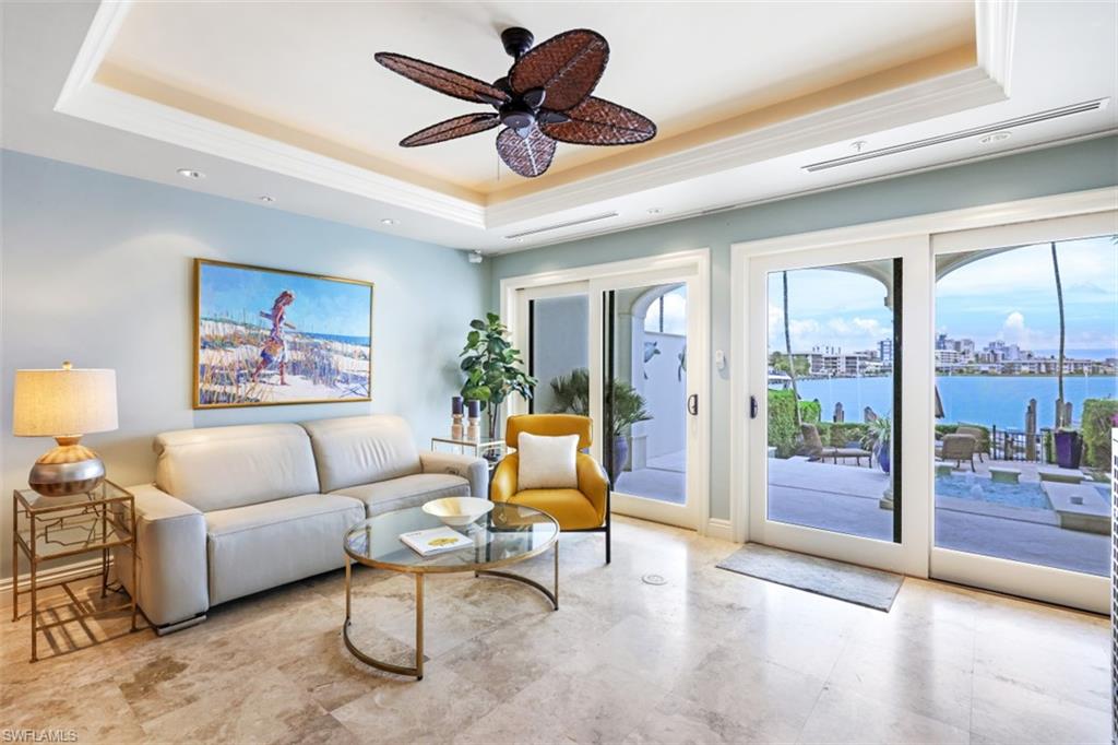 VISTA ROYALE - Residential