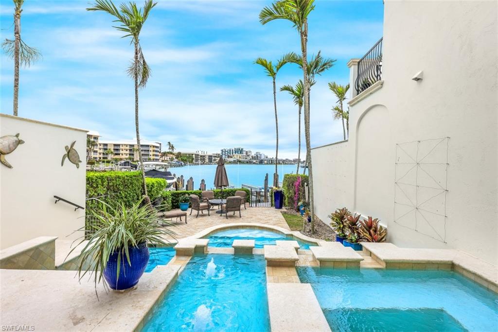 VISTA ROYALE - Residential