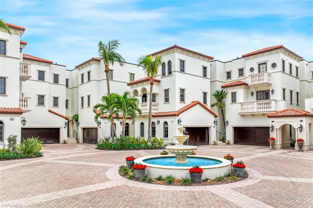 VISTA ROYALE - Residential