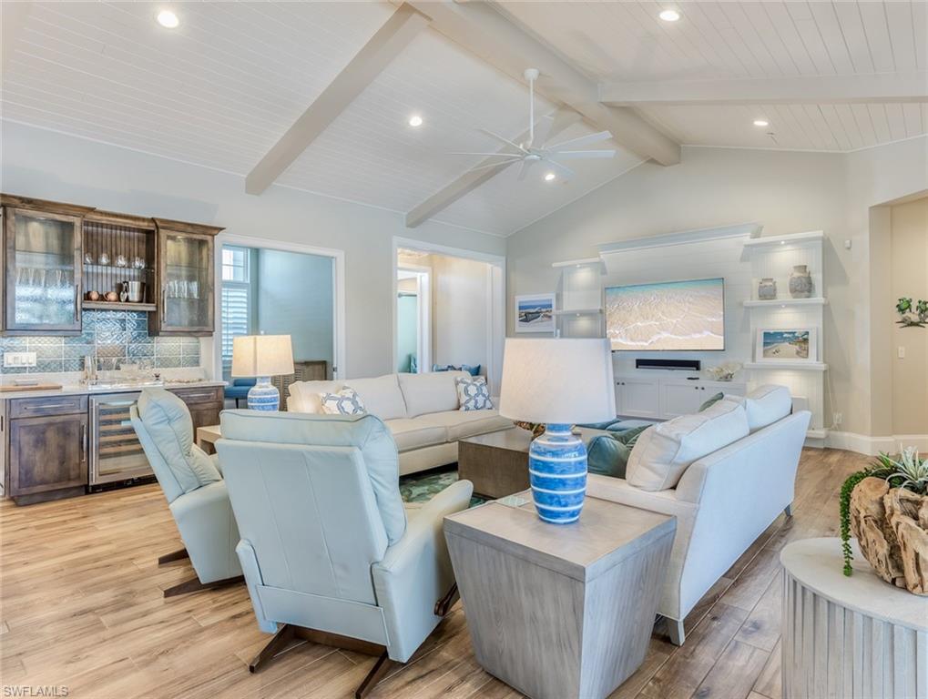 TOWN AND RIVER - Residential