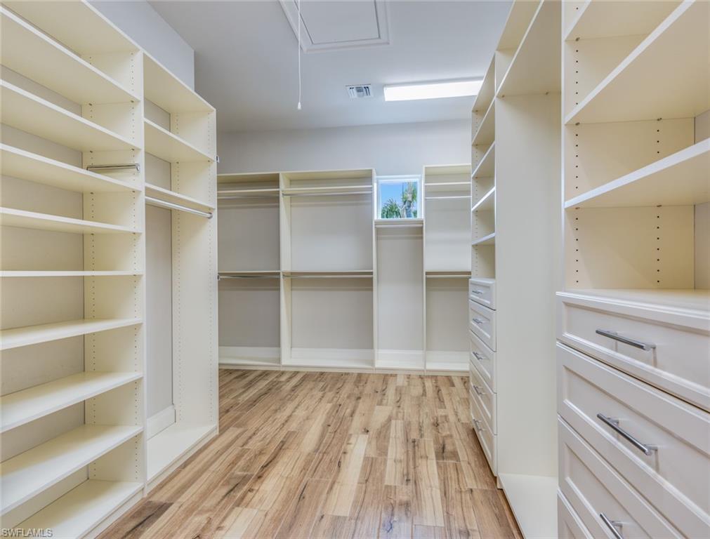 TOWN AND RIVER - Residential