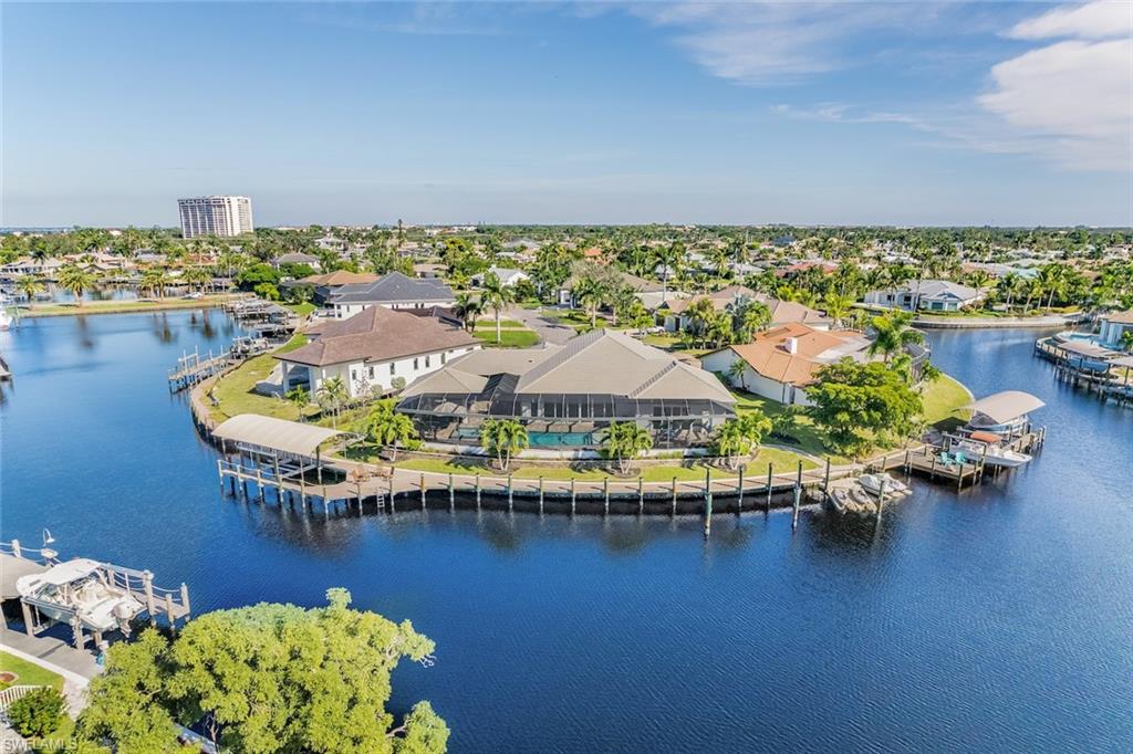 TOWN AND RIVER - Residential