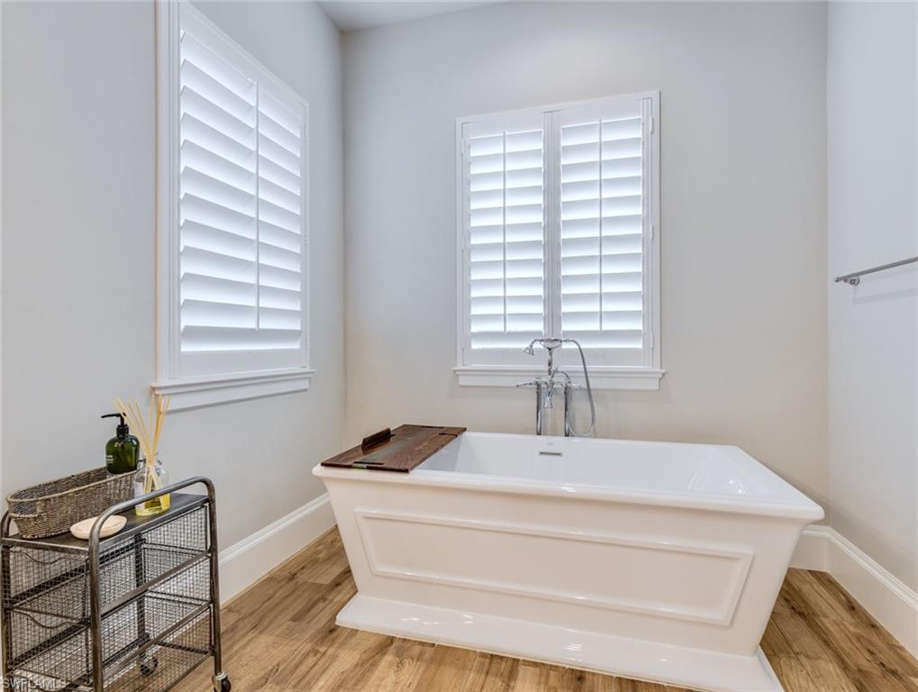 TOWN AND RIVER - Residential