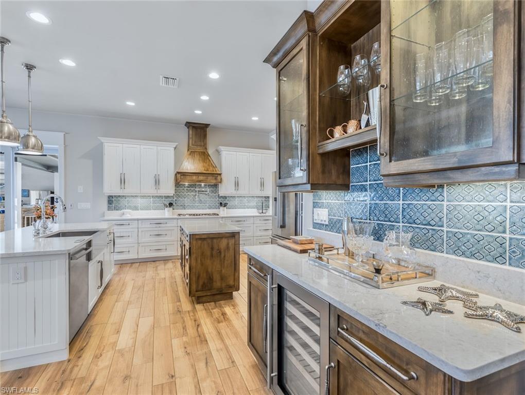 TOWN AND RIVER - Residential